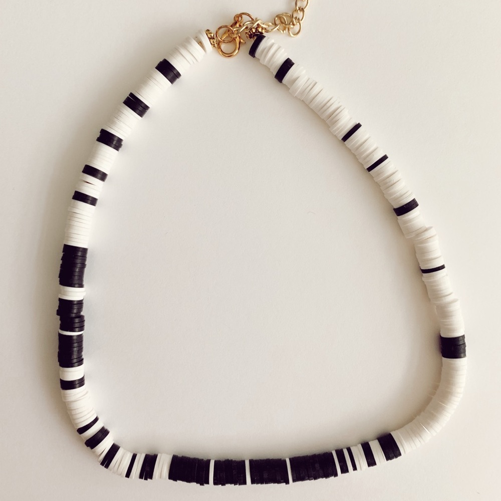 Surfer Patterned Choker Necklace